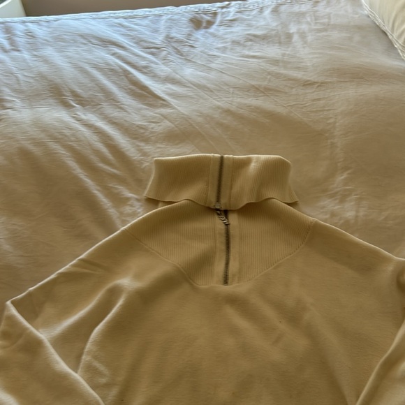 Hugo boss sweater - Picture 2 of 2